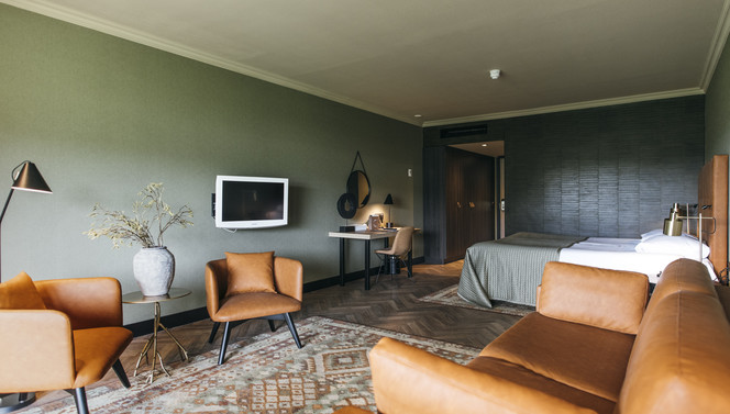 3 persons room